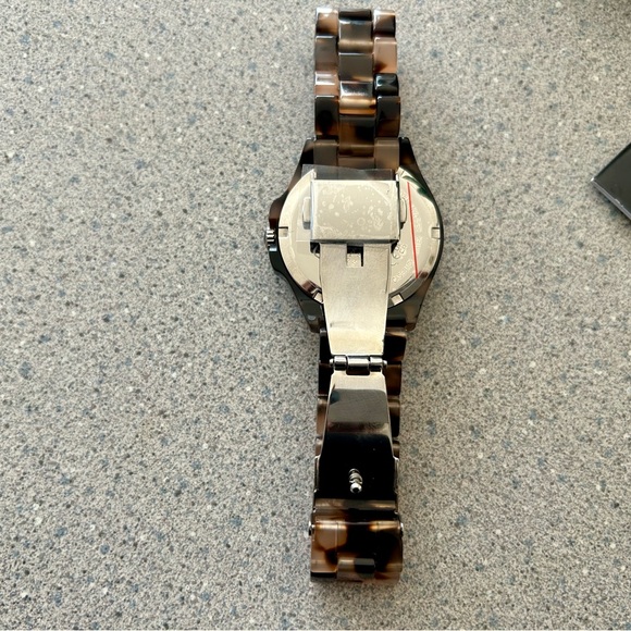 New!! Coach Pink Tortoise bracelet watch - Picture 5 of 5